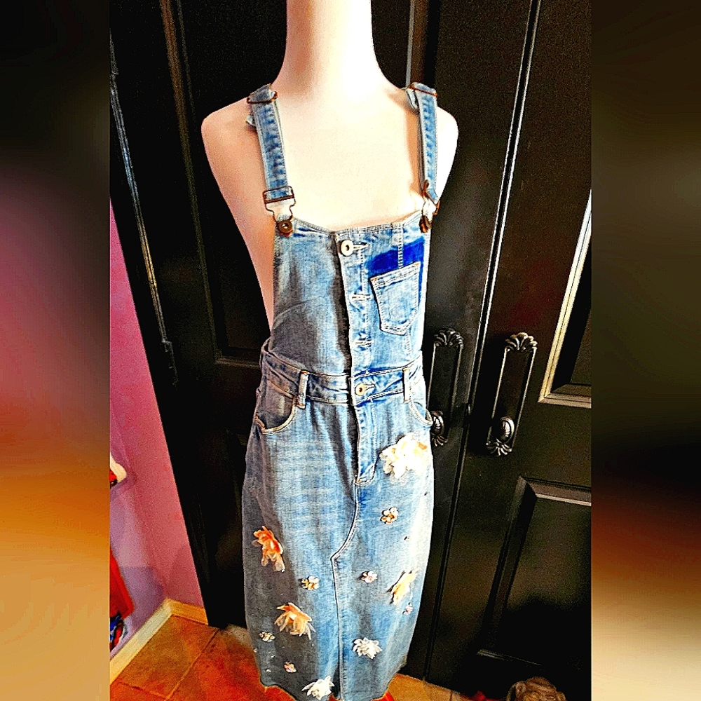 GabbyIsabella Women's Overall  Dress Embellished Floral Blue Chambray Size Small